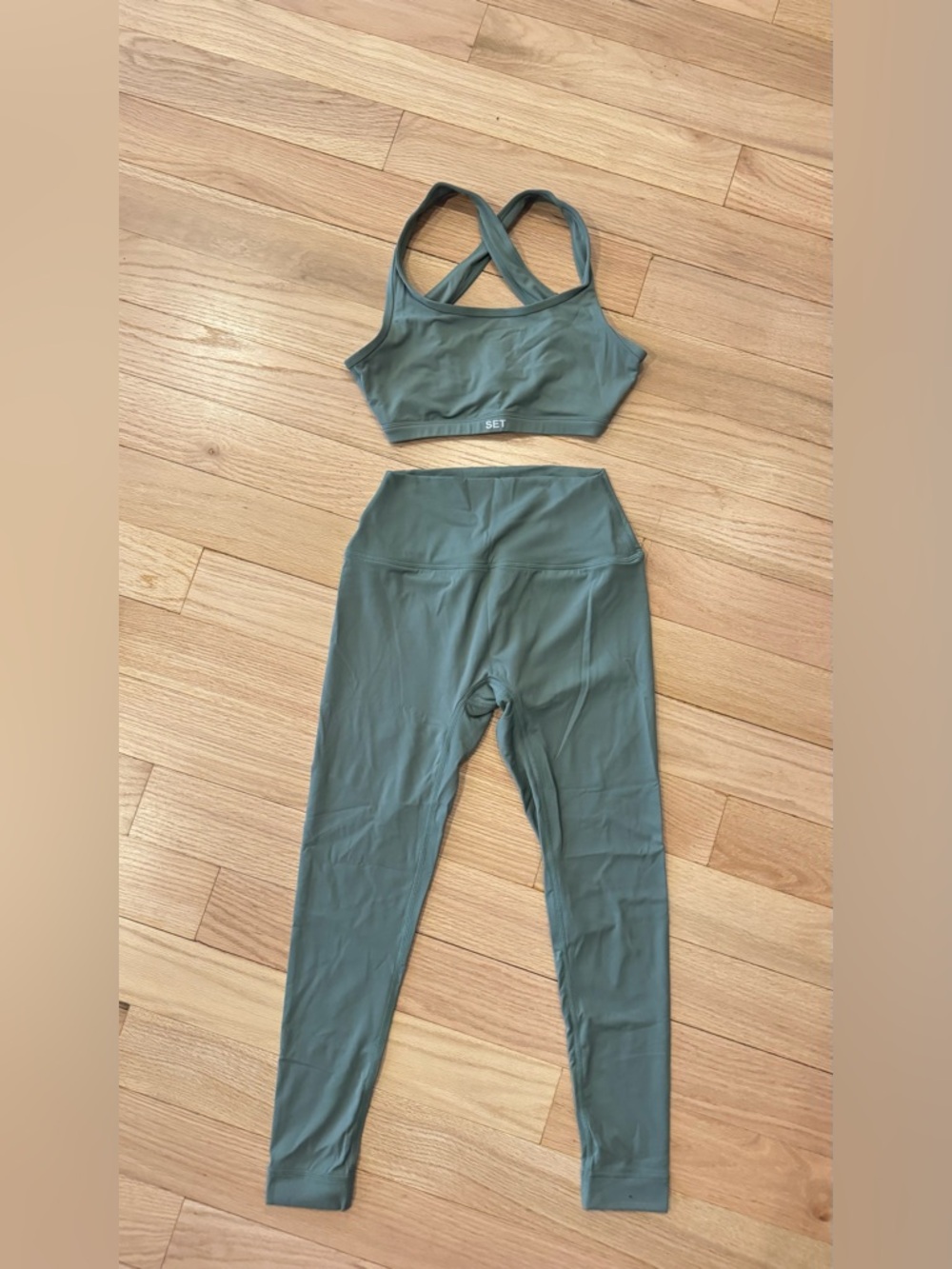 *Brand new* SET ACTIVE Airluxe Set - Mint Green